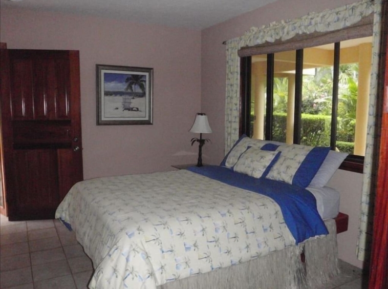 pilon-surf-house-for-rent