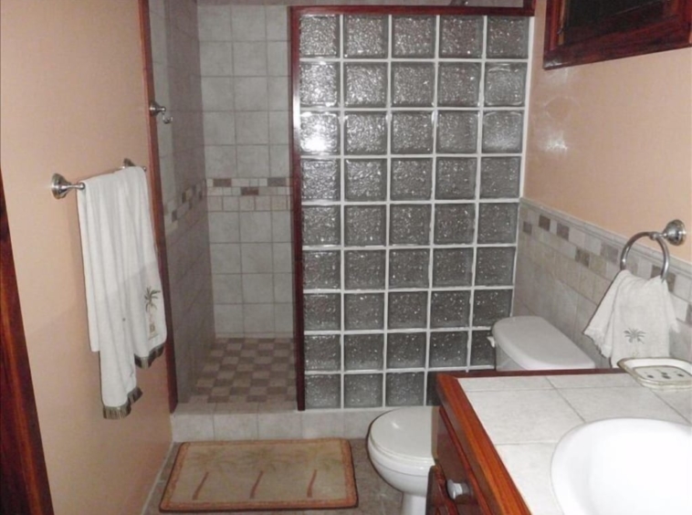 pilon-surf-house-for-rent