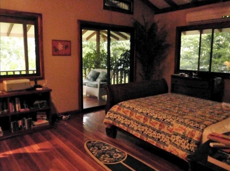 pilon-surf-house-for-rent