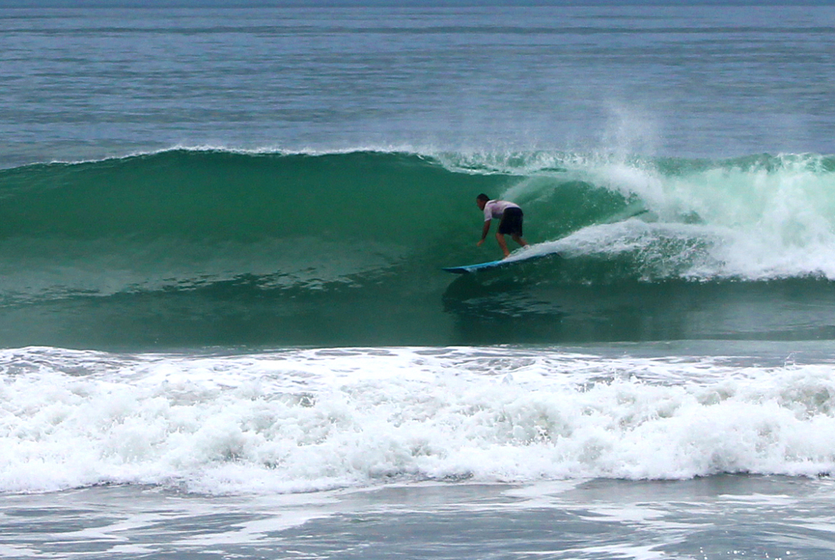 playa-zancudo-surfing-jim-habig