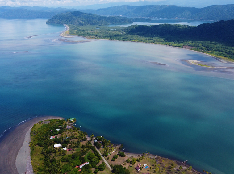 playa-zancudo-point-beautiful-water-golfito