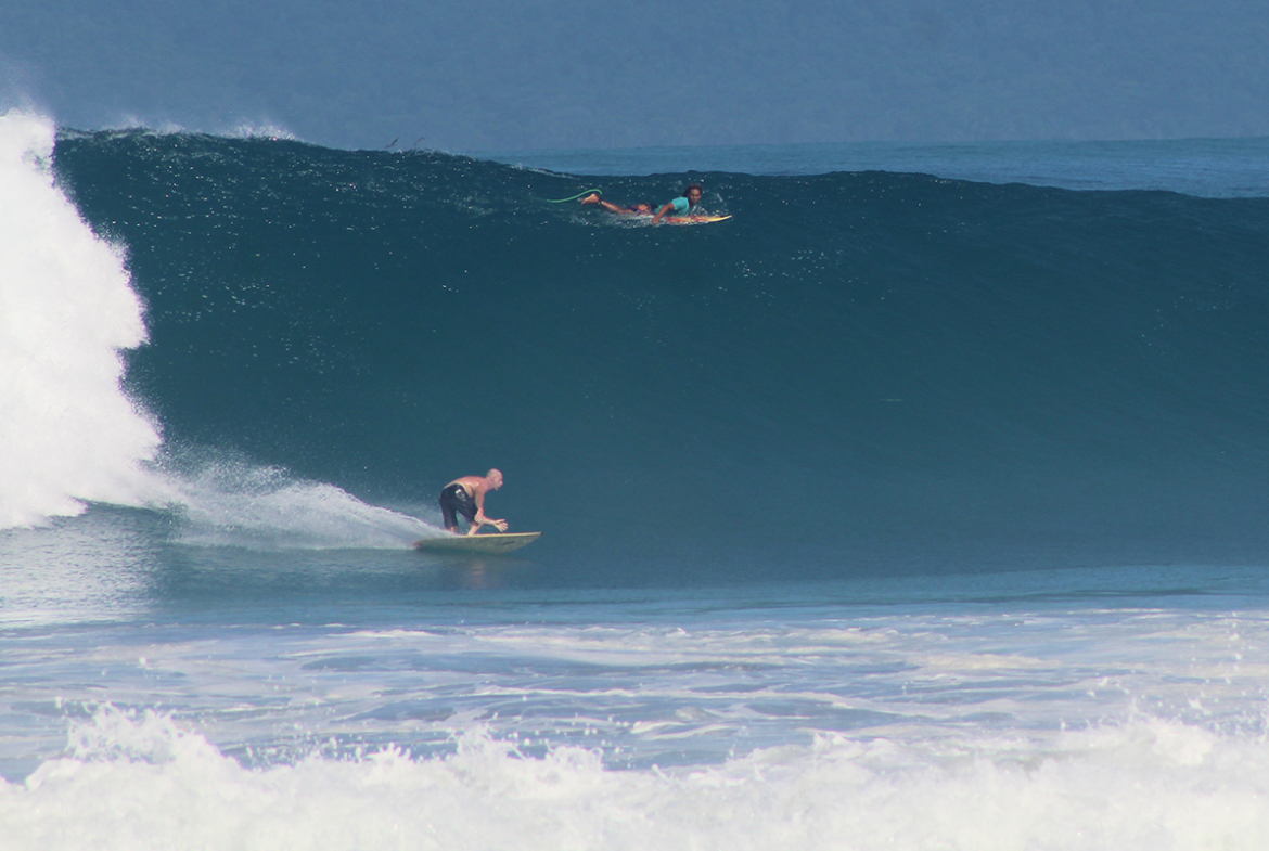 pavones-surfing-beach