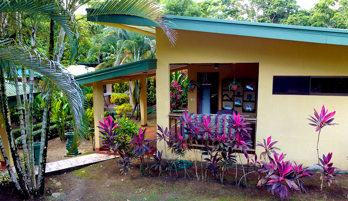 pavones-cabinas-for-sale-costa-rica