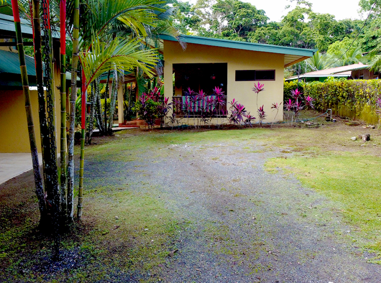 pavones-cabinas-for-sale-costa-rica