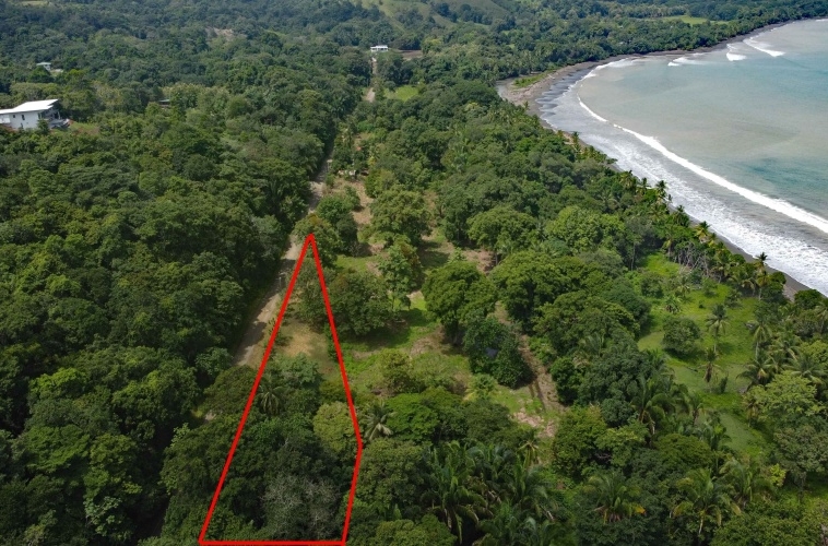 Pilon-walk-to-surf-lot