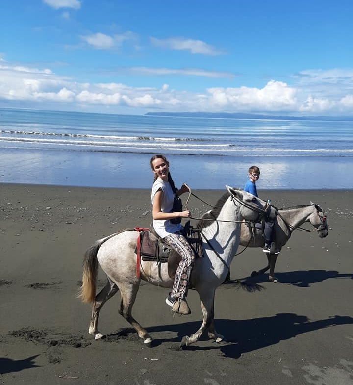 horseback-riding-playa-zancudo