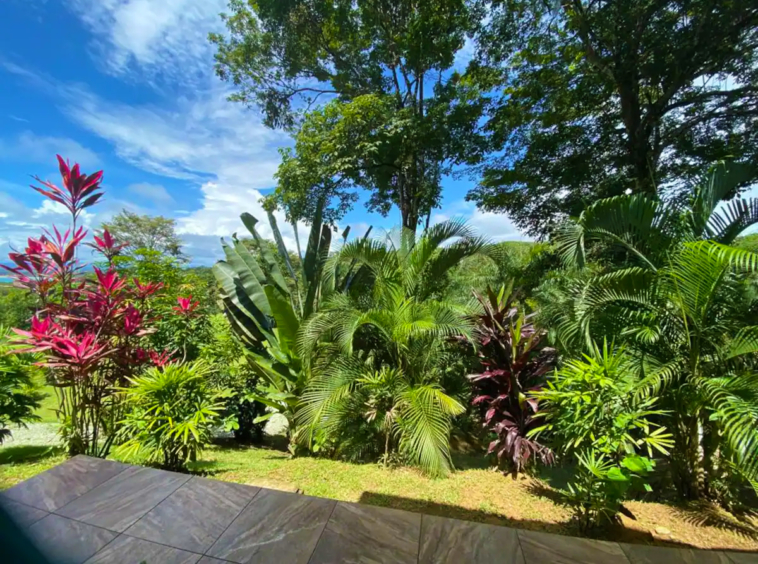 infinity_jungle_lounge_costa_rica_vacation_rental