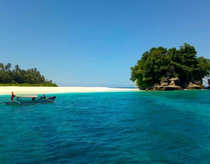 island-time-beach-house-simelue