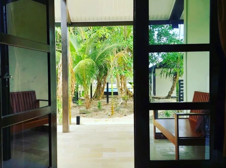 island-time-beach-house-simelue