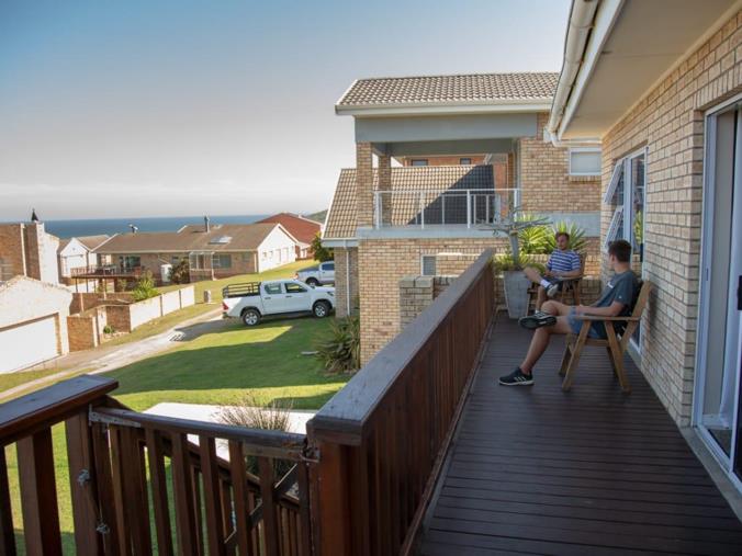 8-bedroom-surf-home-south-africa