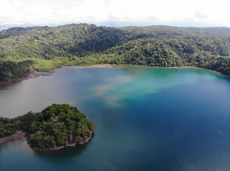 private-golfo-dulce-island-with-private-peninsula