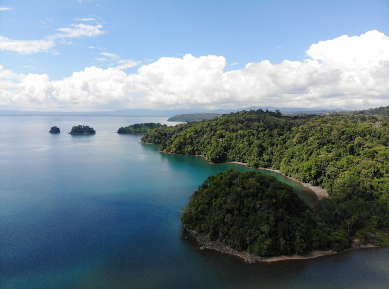 private-golfo-dulce-island-with-private-peninsula