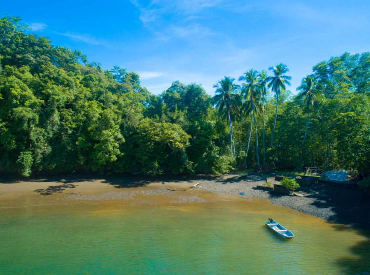 private-golfo-dulce-island-with-private-peninsula