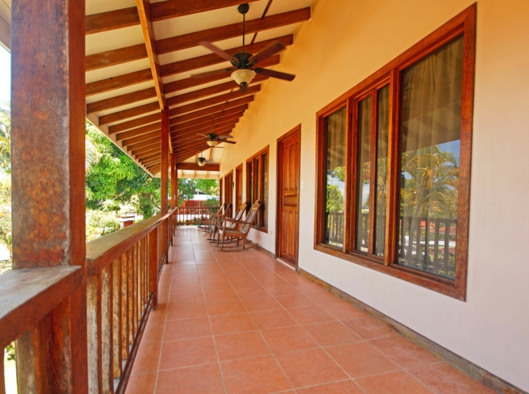 pavones-favorite-hotel-for-sale