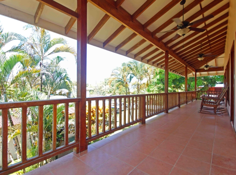 pavones-favorite-hotel-for-sale