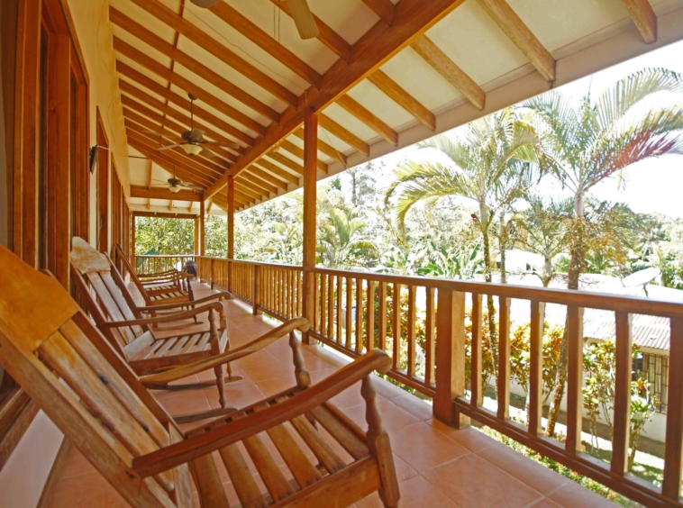 pavones-favorite-hotel-for-sale