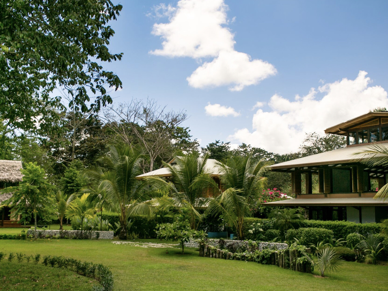 self-sustaining-eco-lodge-matapalo