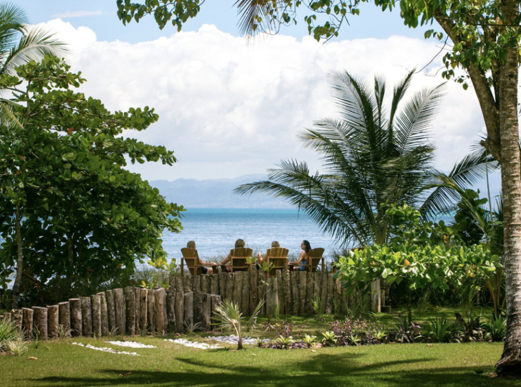 self-sustaining-eco-lodge-matapalo
