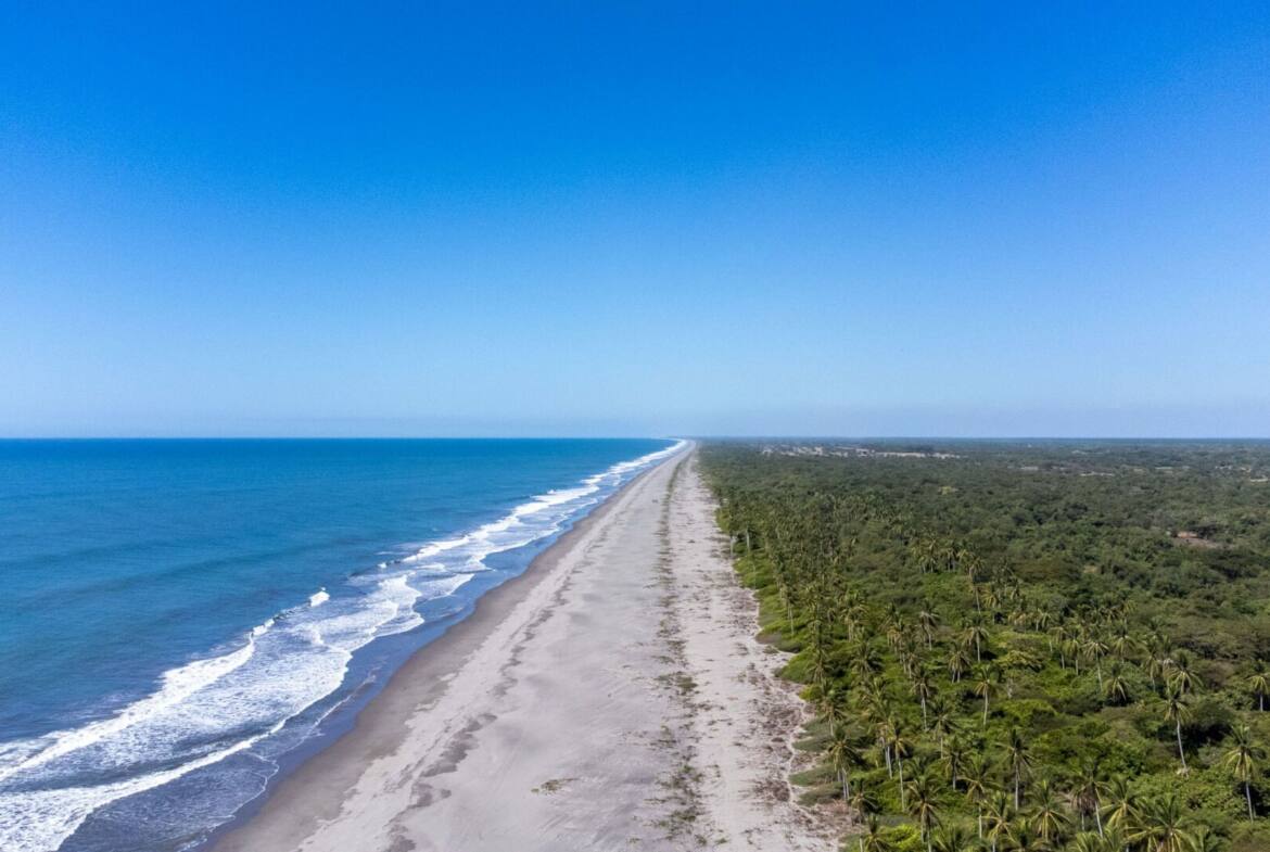 El Icaco Beach Lot in Usulután