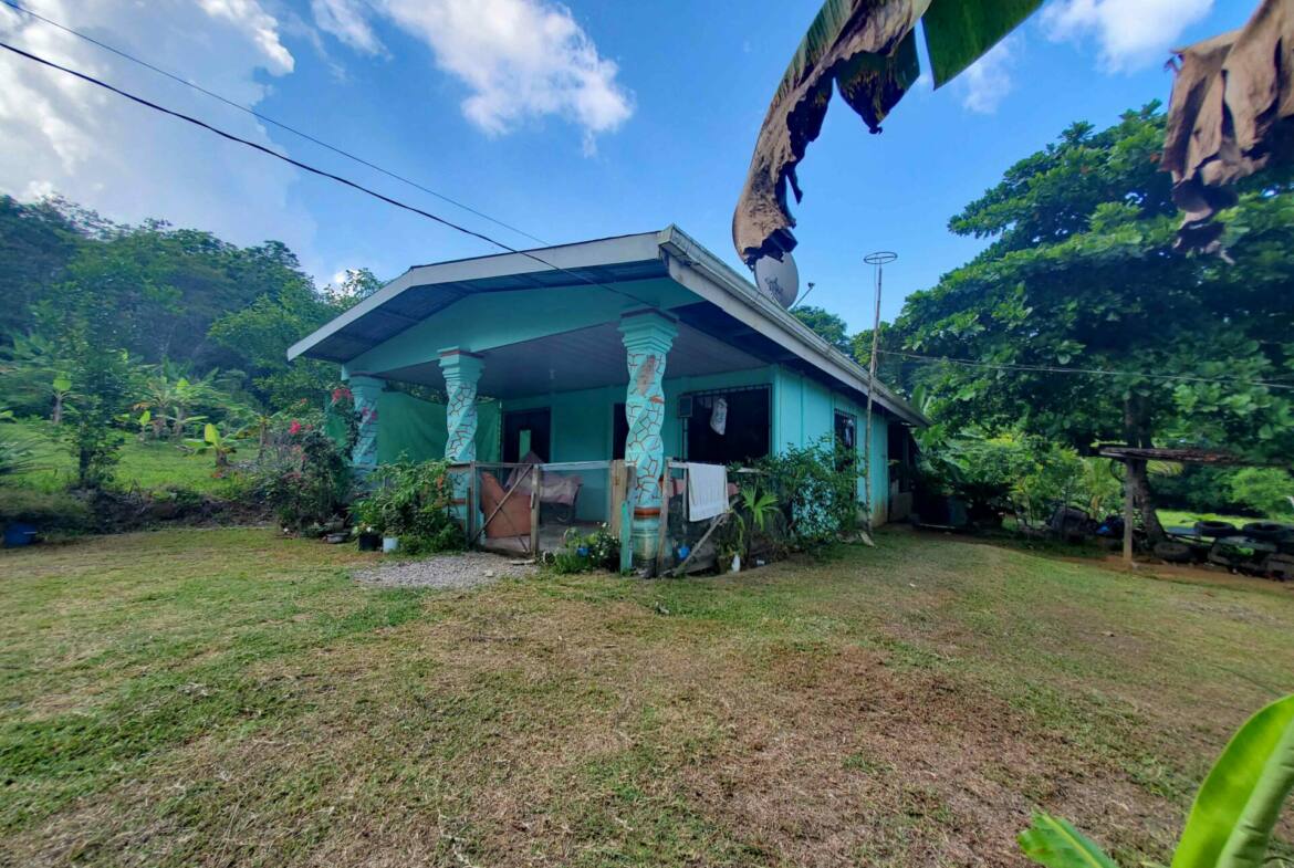 paraiso-mangle-1.24-acres-with-house-walk-to-beach