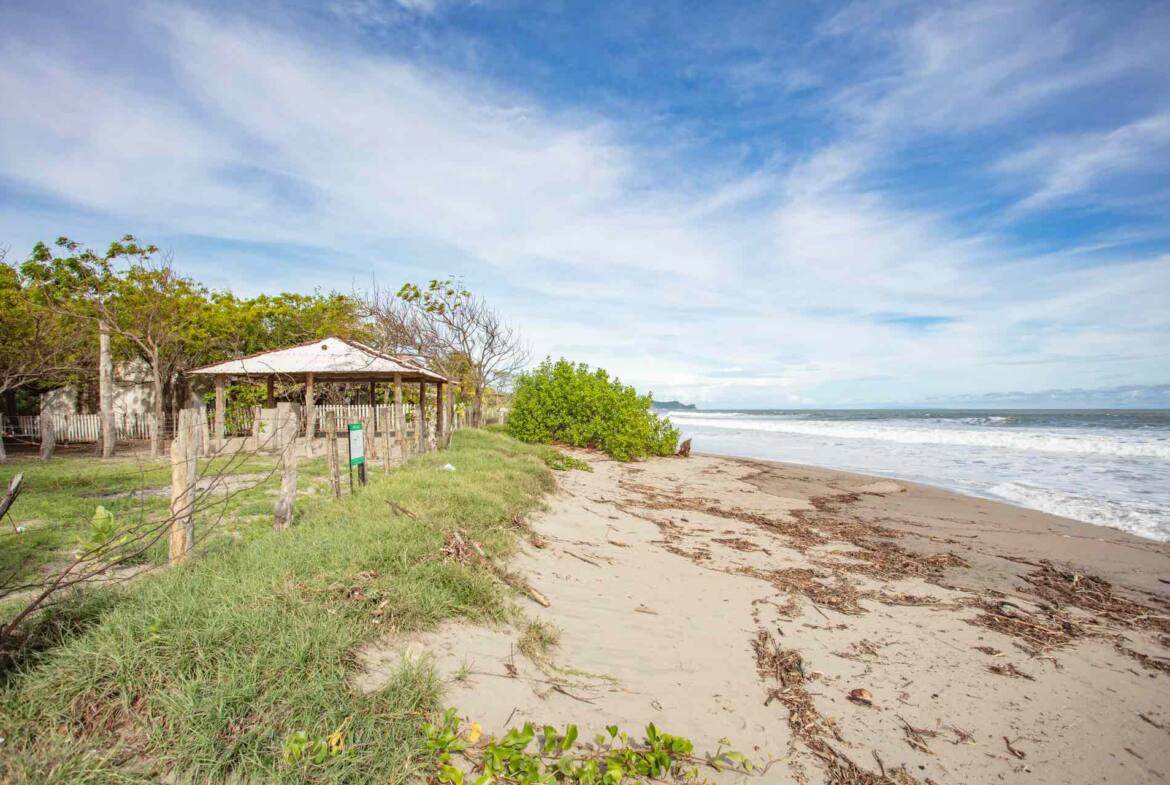 guasacate-beach-lot-at-popoyo