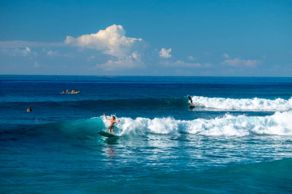 makaha-surfing-beach-condo