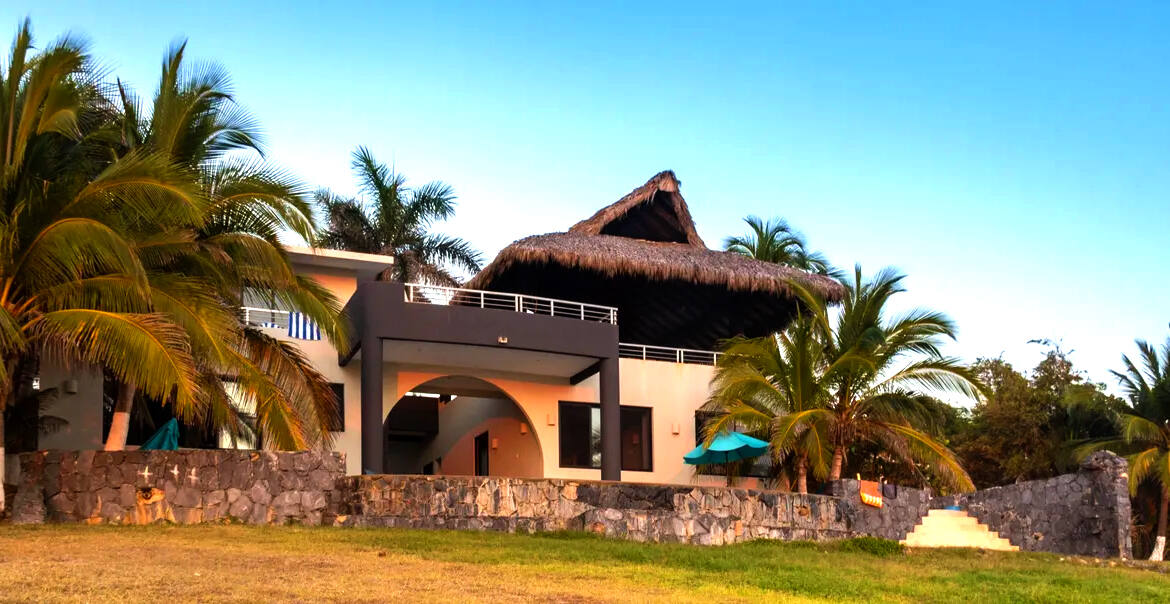 casa-cuchara-saladita-beach-house