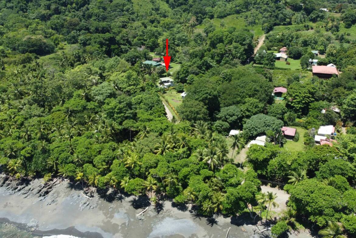 house-for-sale-just-a-few-steps-from-the-beach-in-pavones-costa-rica