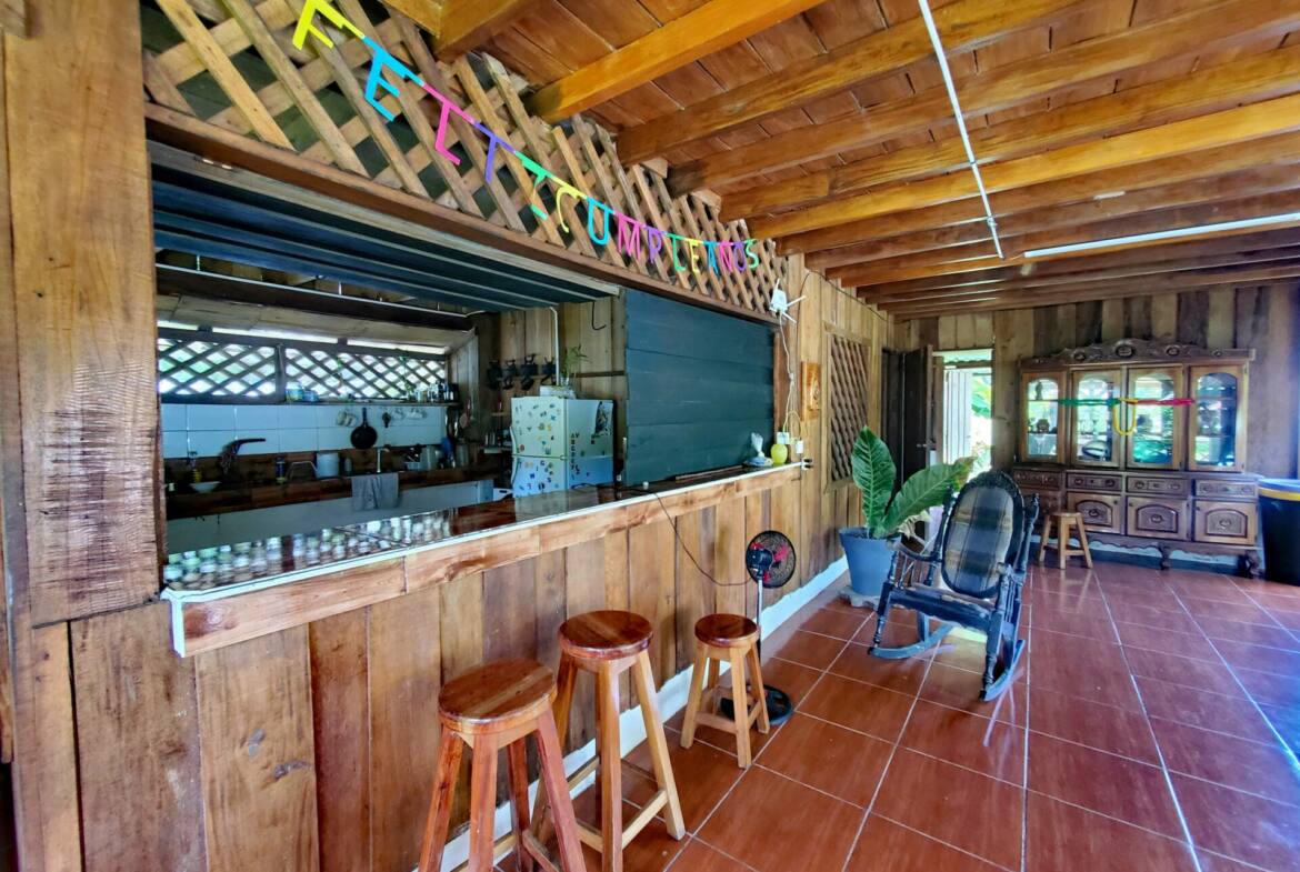 house-for-sale-just-a-few-steps-from-the-beach-in-pavones-costa-rica