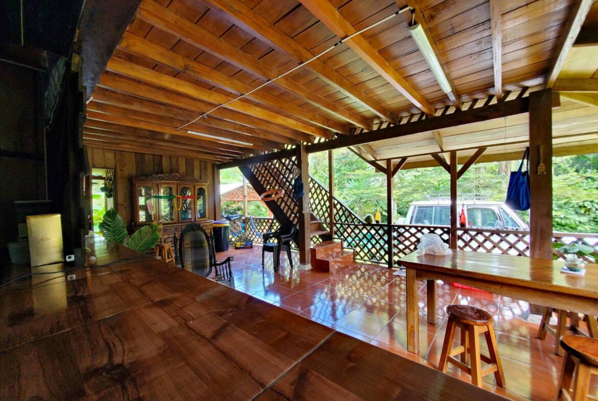 house-for-sale-just-a-few-steps-from-the-beach-in-pavones-costa-rica