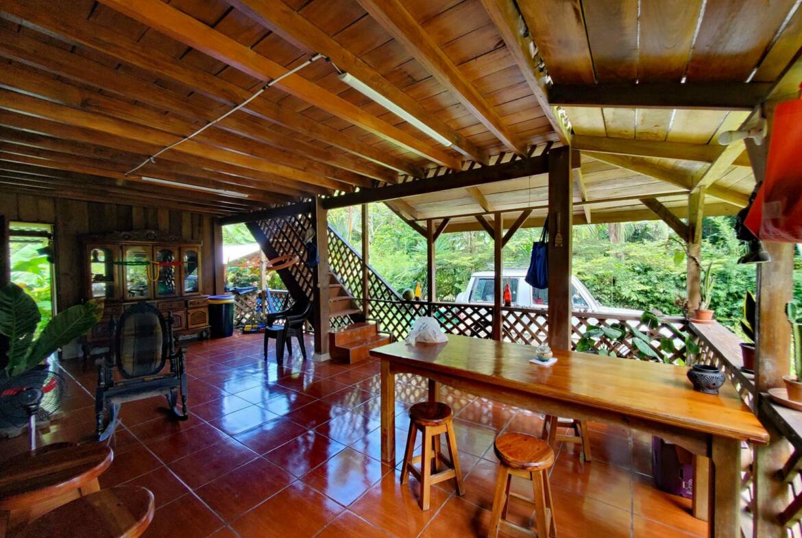 house-for-sale-just-a-few-steps-from-the-beach-in-pavones-costa-rica