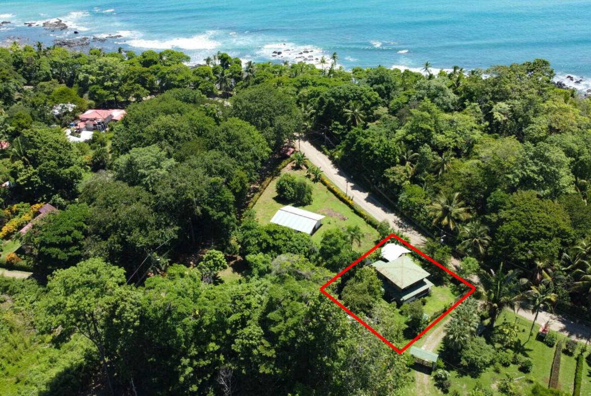 house-for-sale-just-a-few-steps-from-the-beach-in-pavones-costa-rica