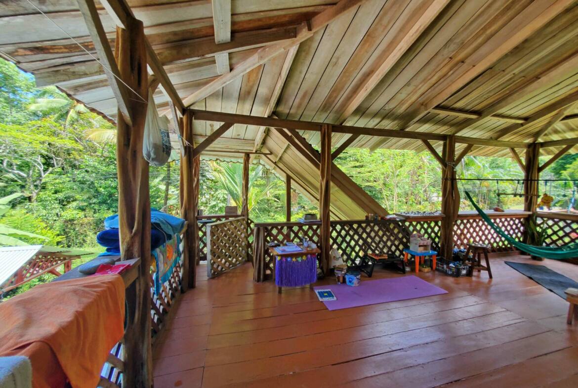 house-for-sale-just-a-few-steps-from-the-beach-in-pavones-costa-rica