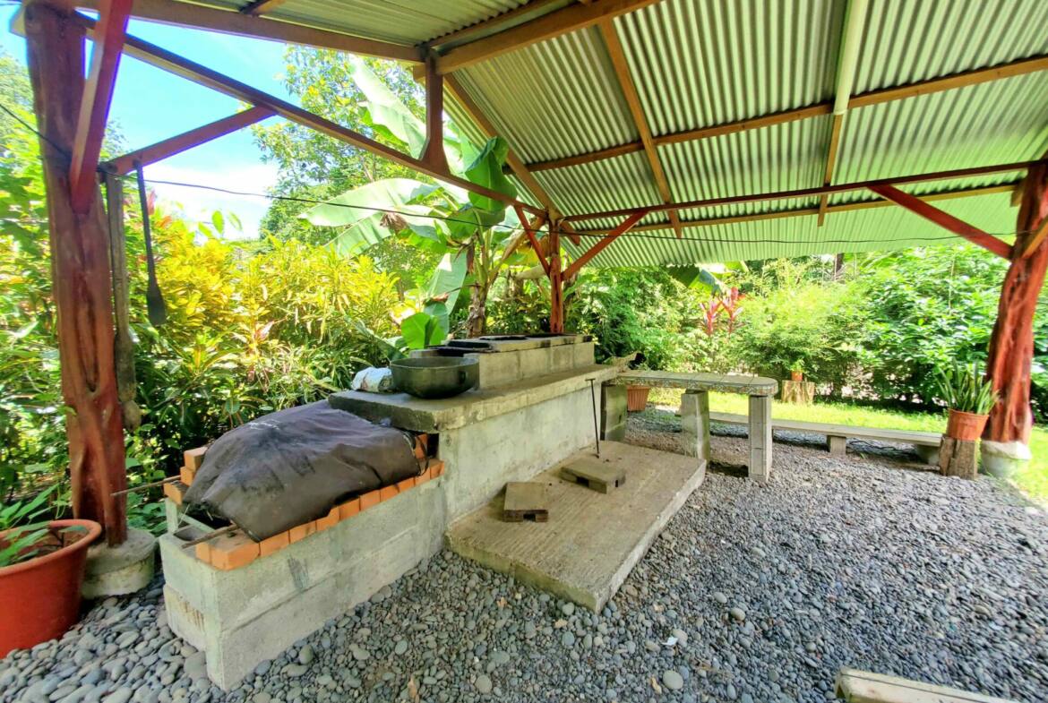 house-for-sale-just-a-few-steps-from-the-beach-in-pavones-costa-rica