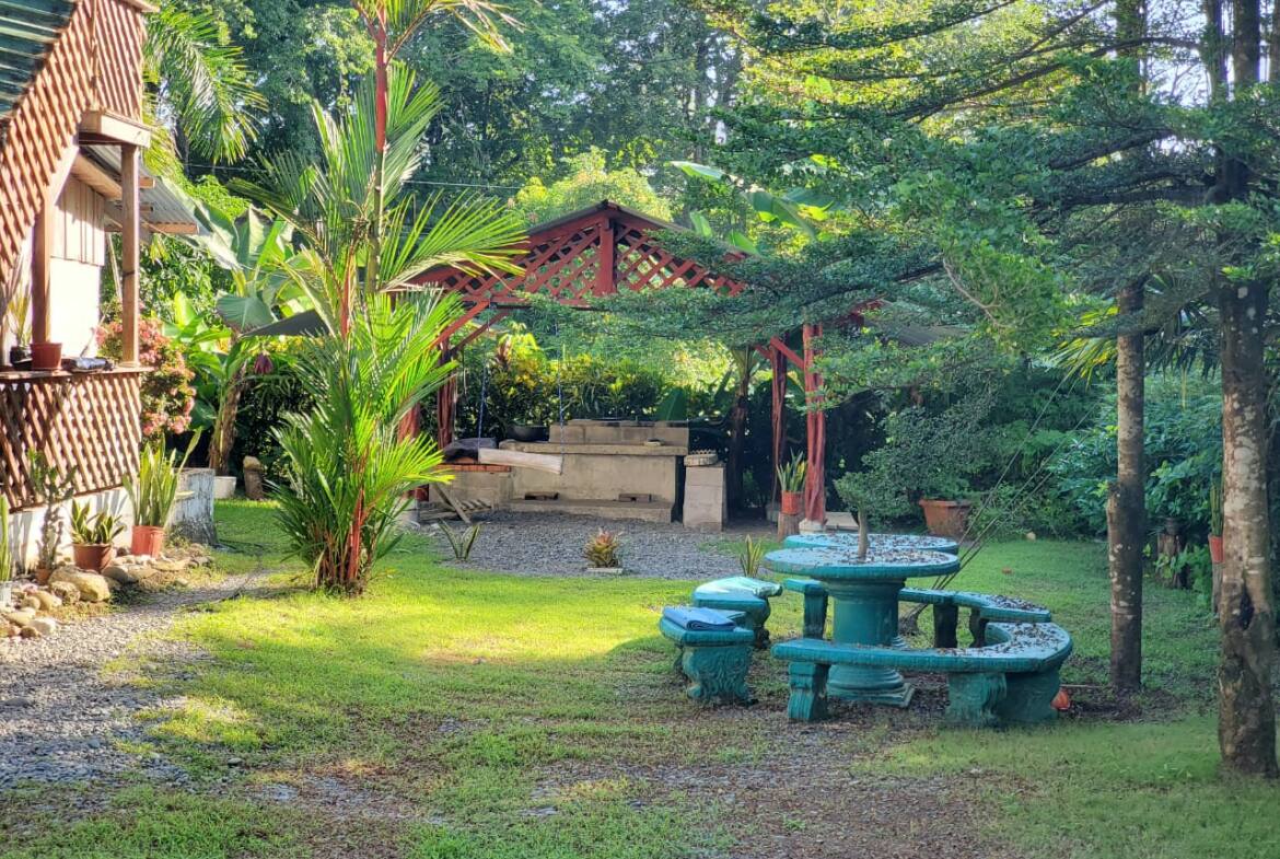 house-for-sale-just-a-few-steps-from-the-beach-in-pavones-costa-rica