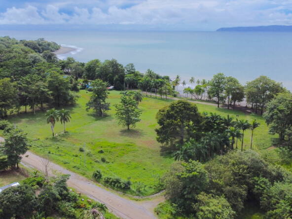 pavones-beachfront-property