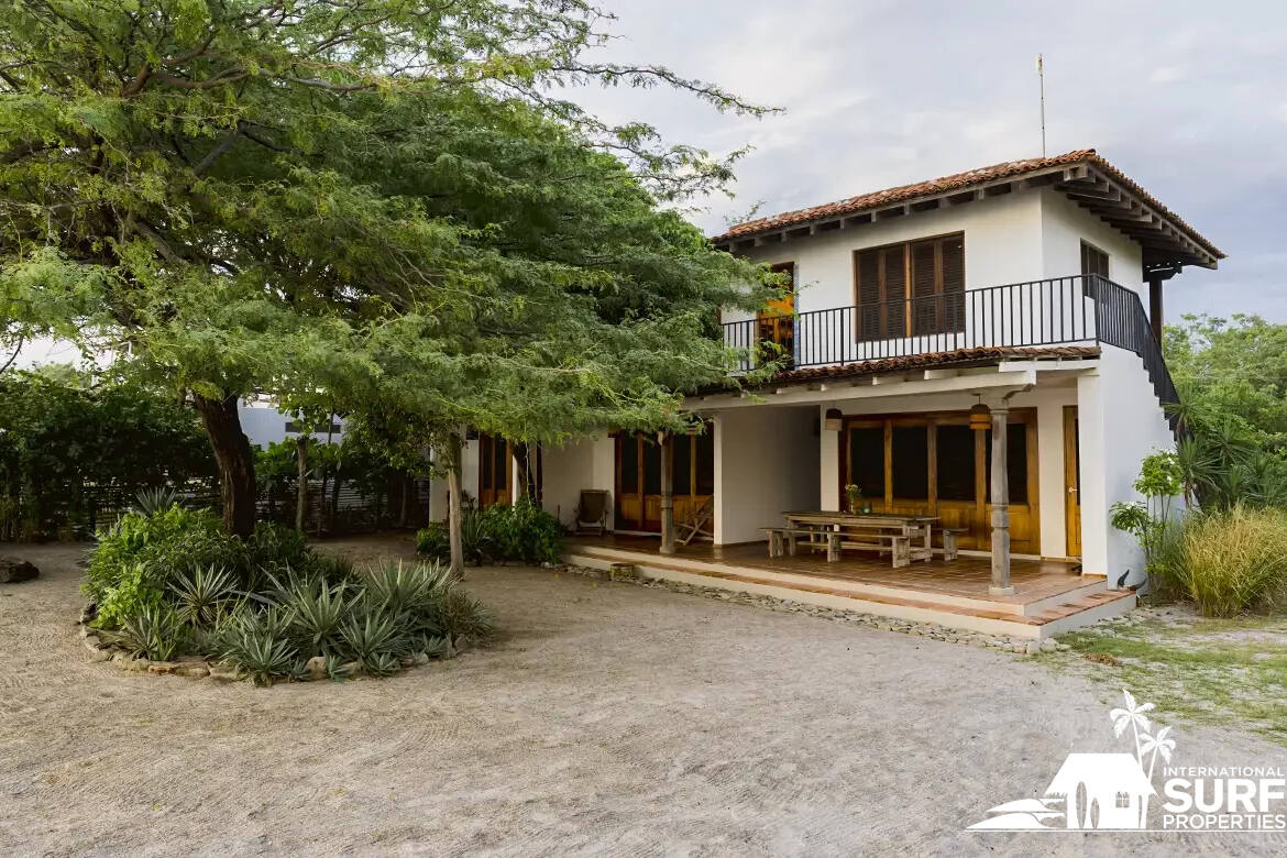 Surf-House-in-Playa-Popoyo-Nicaragua