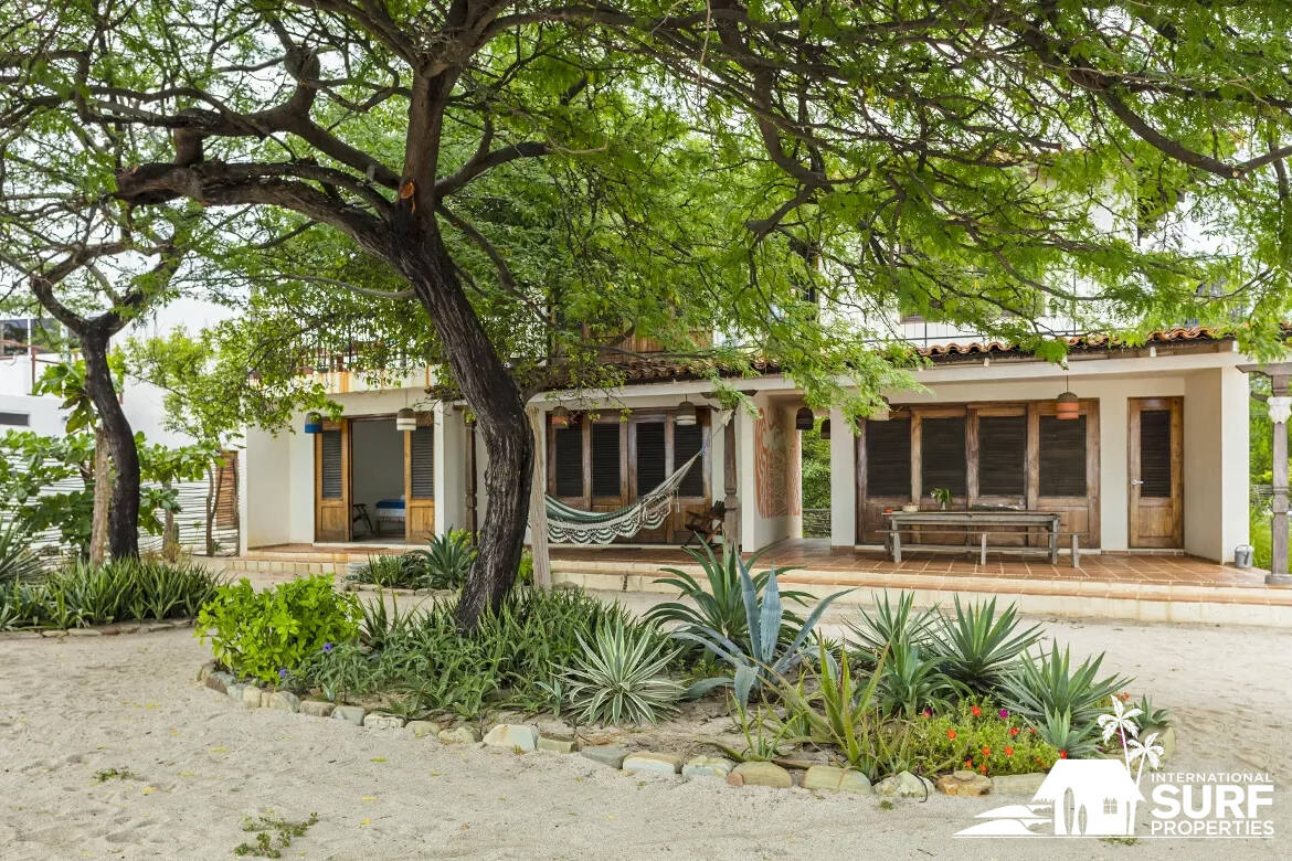 Surf-House-in-Playa-Popoyo-Nicaragua