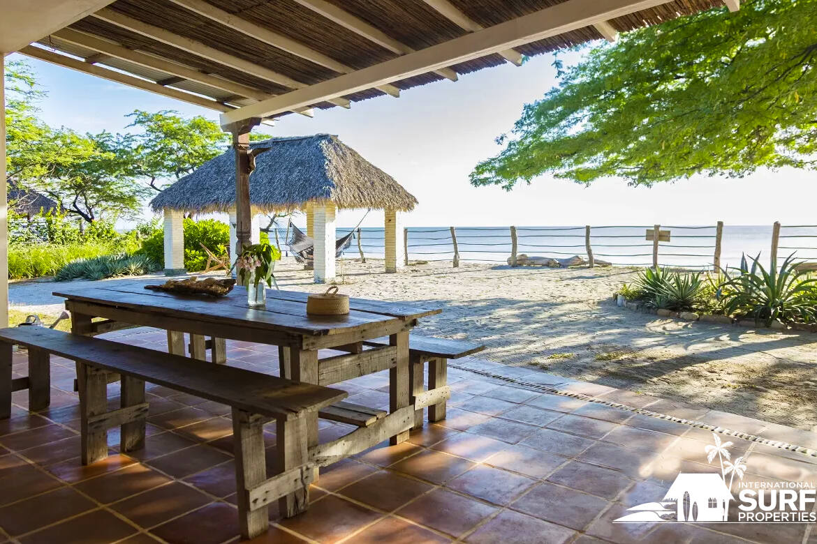 Surf-House-in-Playa-Popoyo-Nicaragua