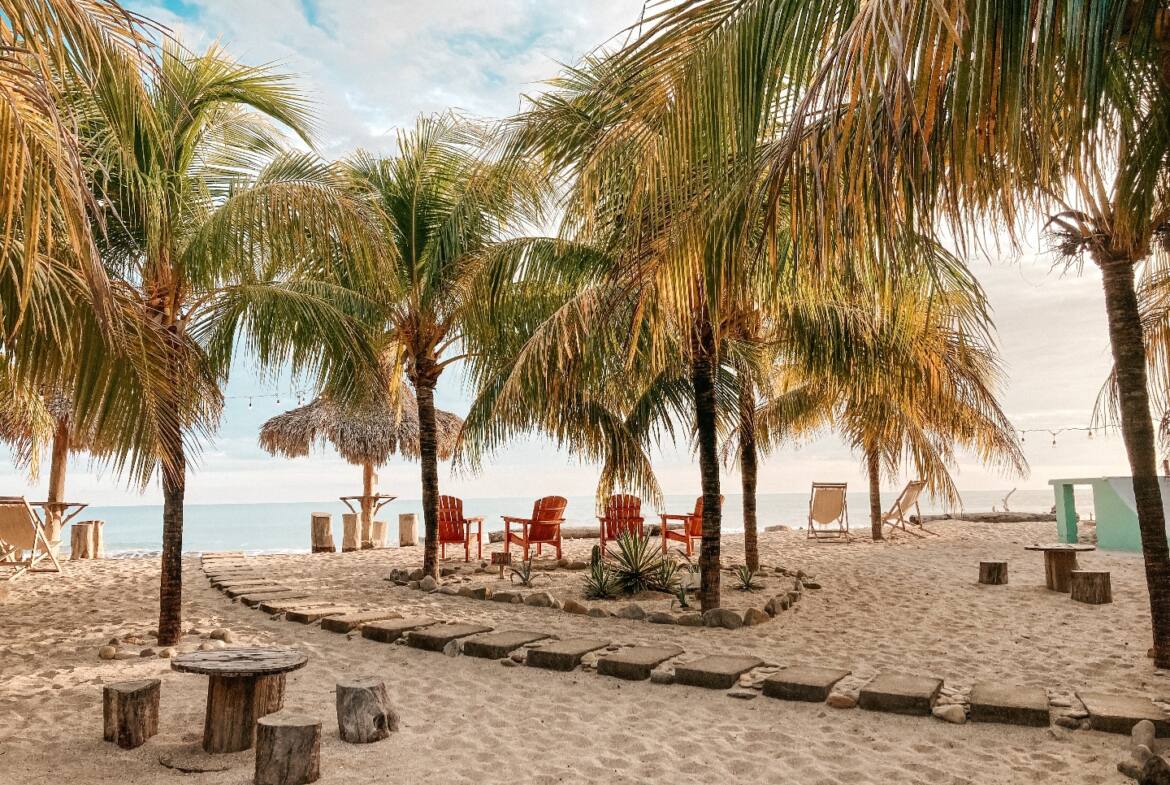 beachfront-hotel-restaurant-mar-adentro-playa-santana
