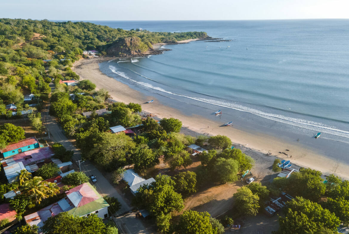 beachfront-lot-in-playa-el-astillero