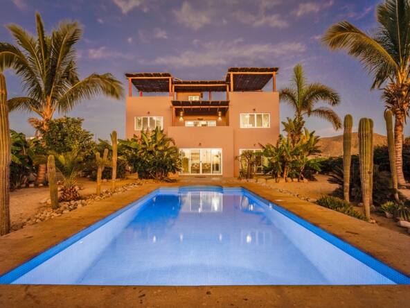 villa-los-vaqueros-on-cerritos-beach