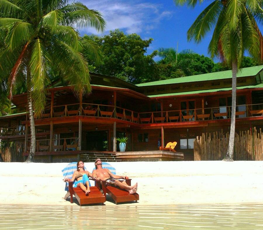 luxury-beachfront-lodge-isla-carenero-panama