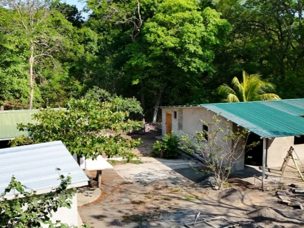 Two-Houses-on-One-Property-in-Playa-Gigante-1