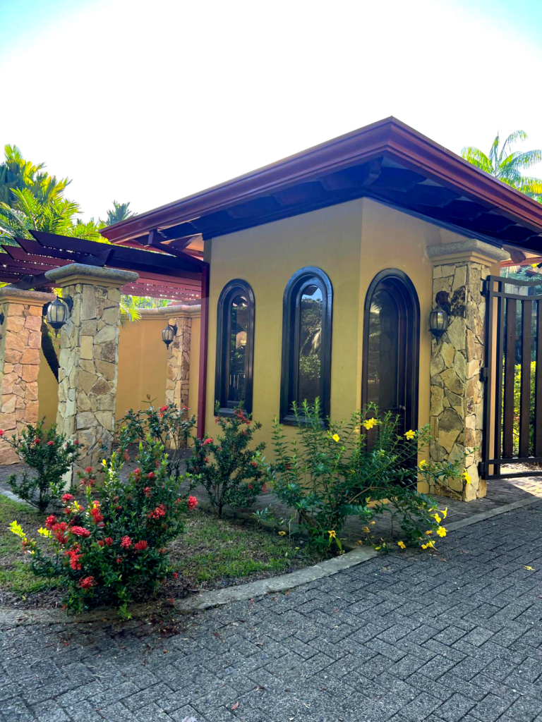 pavones-beach-resort-costa-rica