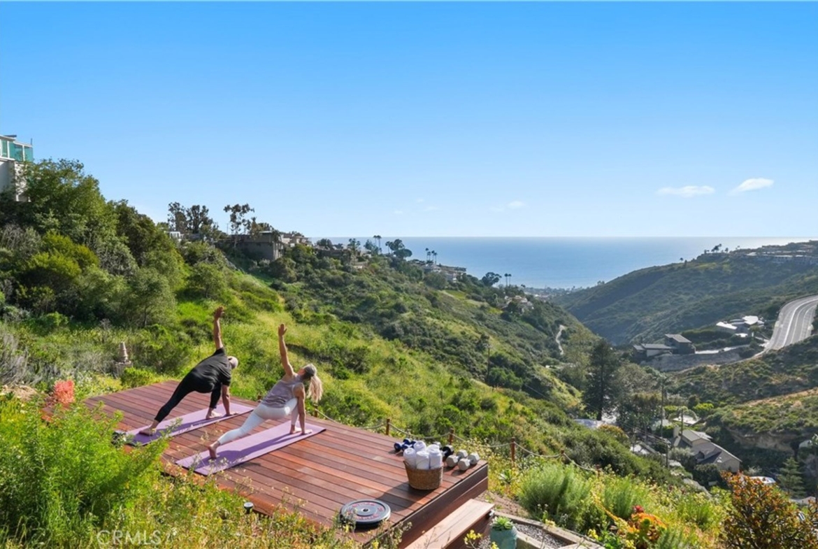 2516-temple-hills-dr-surf-estate