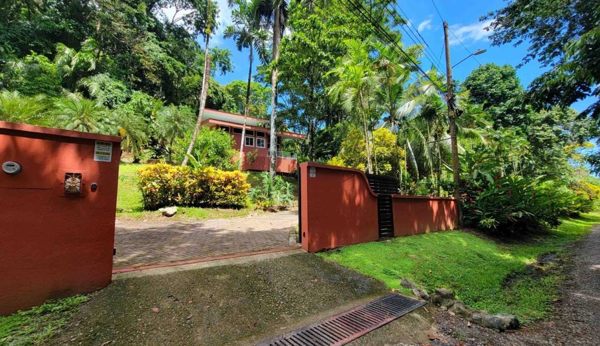 5-acre-luxury-surf-compound-in-pavones-costa-rica