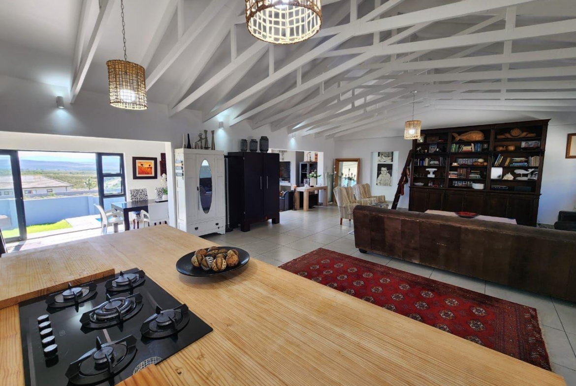 3-bedroom-house-in-blue-waters-estate-jeffreys-bay