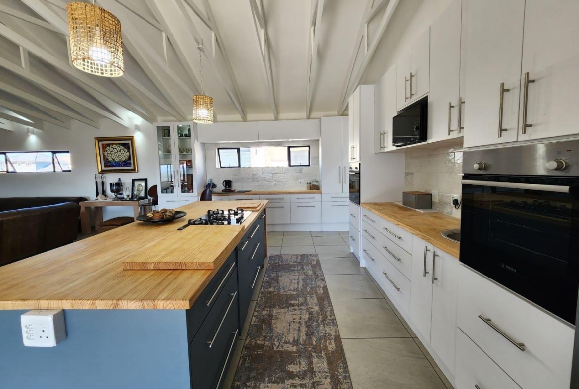 3-bedroom-house-in-blue-waters-estate-jeffreys-bay