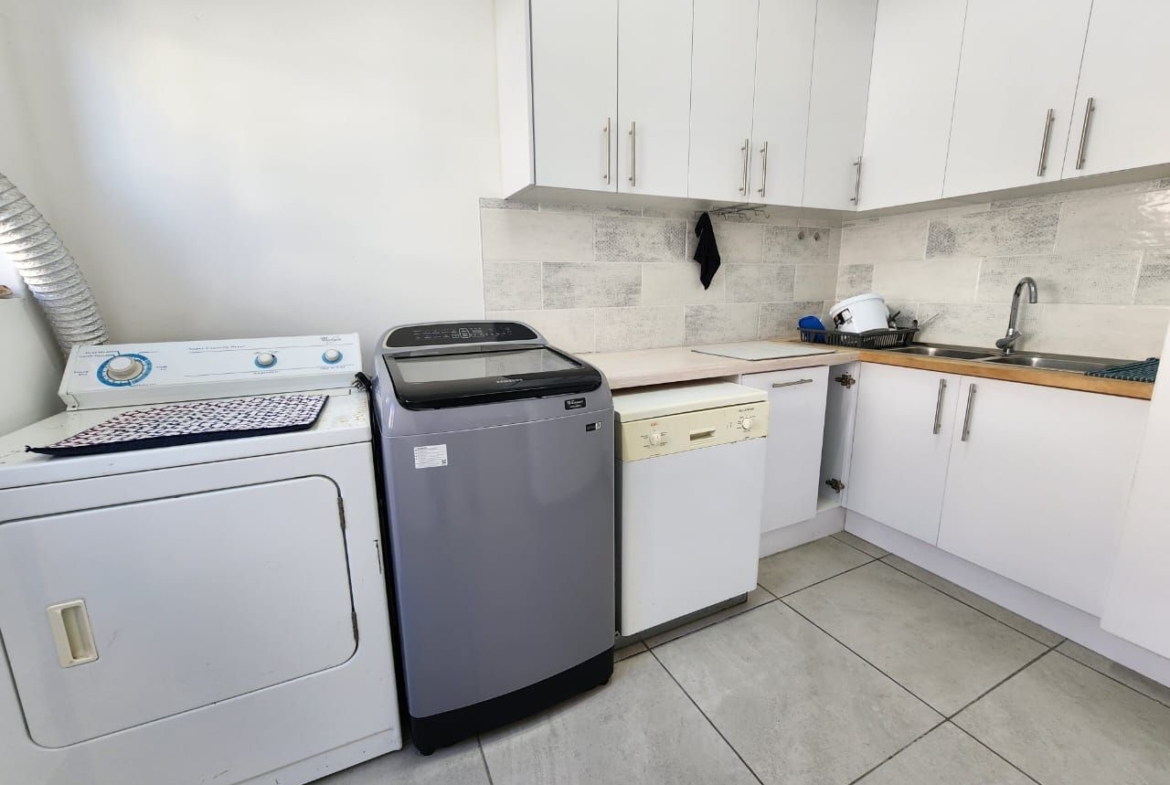 3-bedroom-house-in-blue-waters-estate-jeffreys-bay